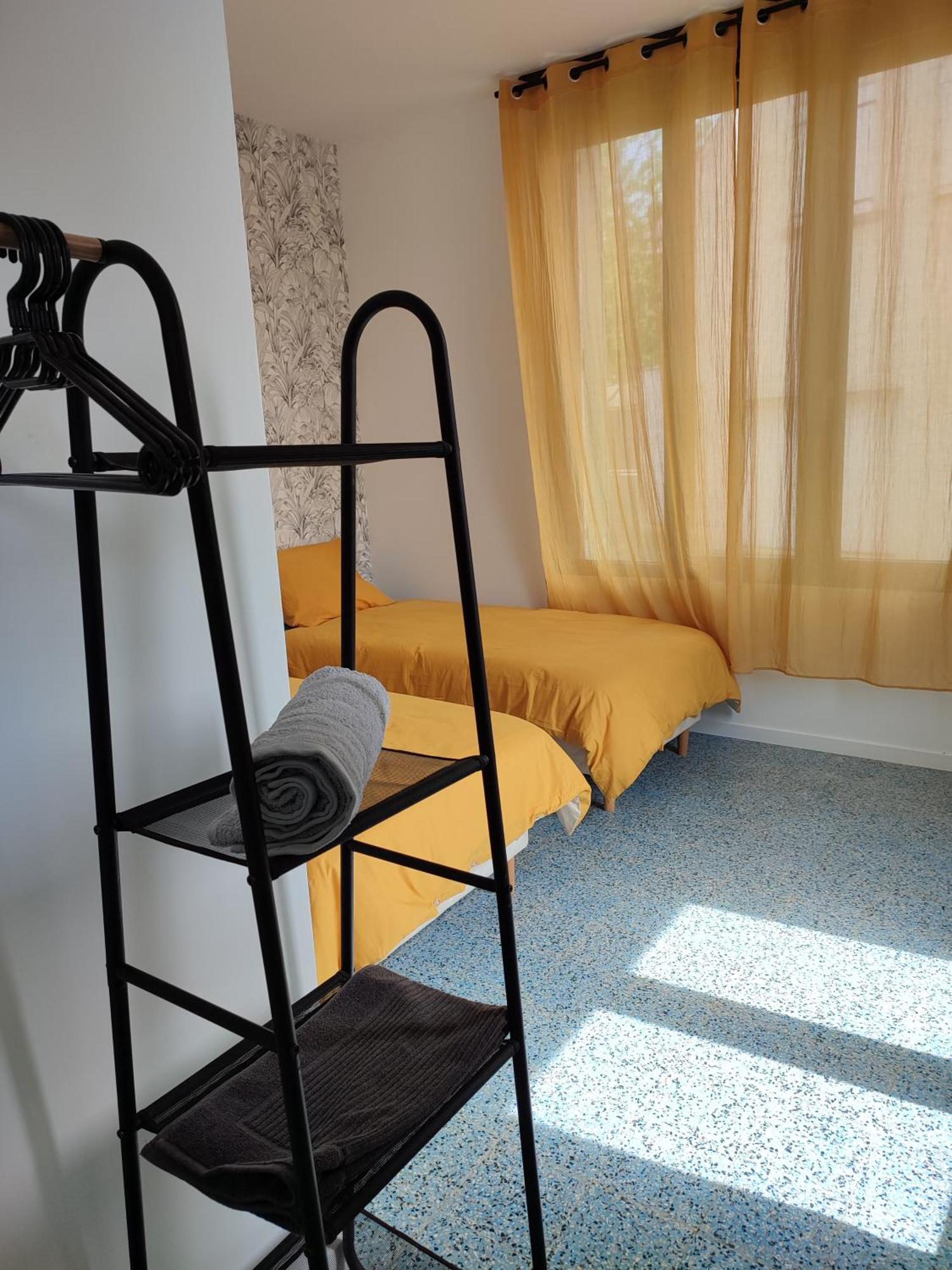 La Maison Des Voyageurs Avec Grand Parking Prive -Calme Et Serenite Chevincourt エクステリア 写真