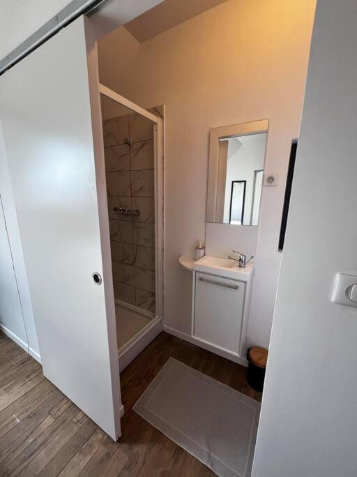 La Maison Des Voyageurs Avec Grand Parking Prive -Calme Et Serenite Chevincourt エクステリア 写真