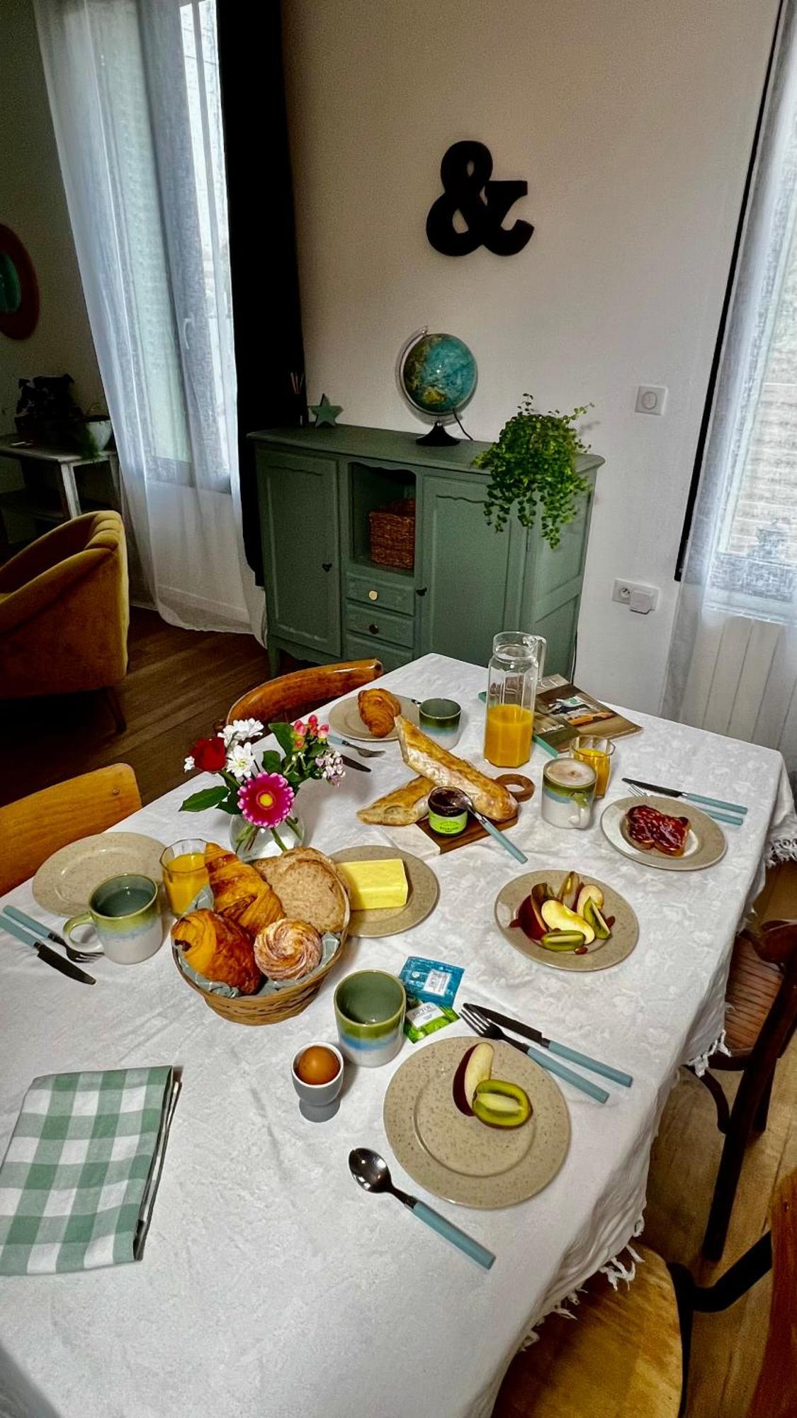 La Maison Des Voyageurs Avec Grand Parking Prive -Calme Et Serenite Chevincourt エクステリア 写真